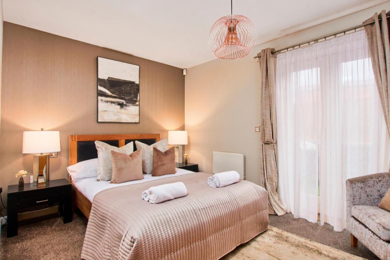 Vikings Apartment With Private Parking & Terrace York Bagian luar foto