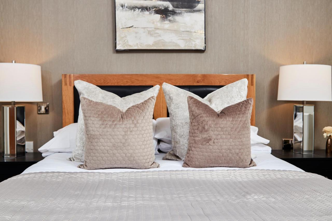 Vikings Apartment With Private Parking & Terrace York Bagian luar foto