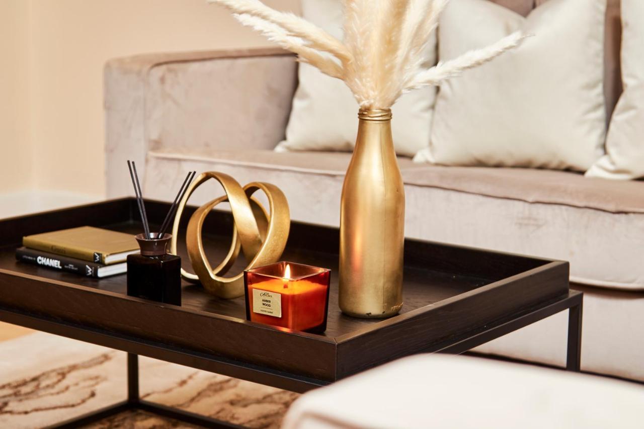 Vikings Apartment With Private Parking & Terrace York Bagian luar foto