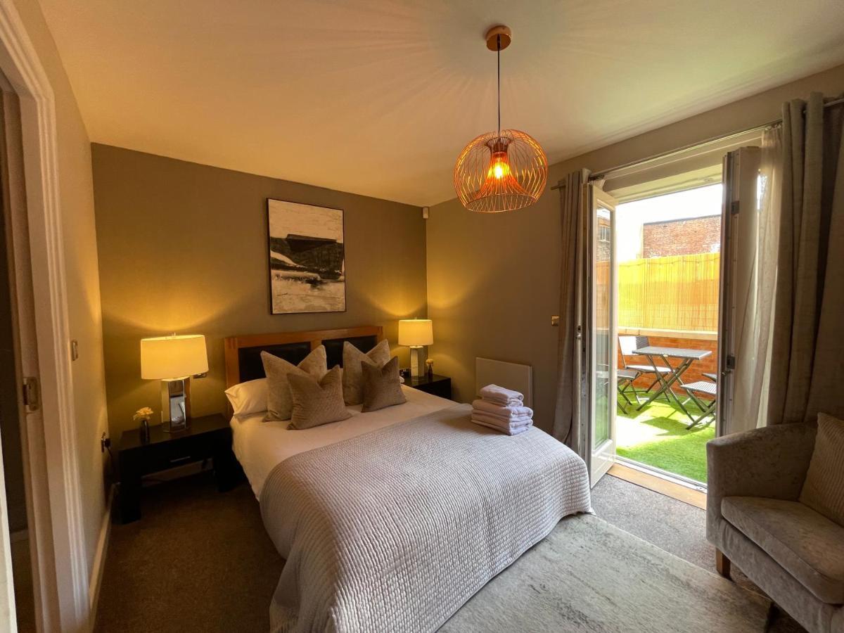 Vikings Apartment With Private Parking & Terrace York Bagian luar foto